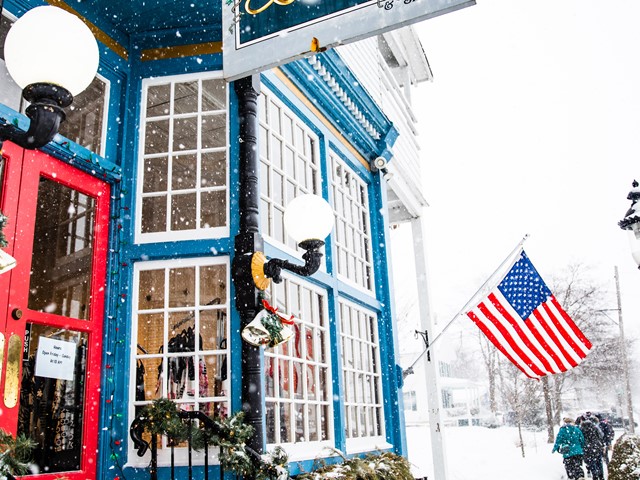 Step Into a Holiday Movie in These Small Wisconsin Towns