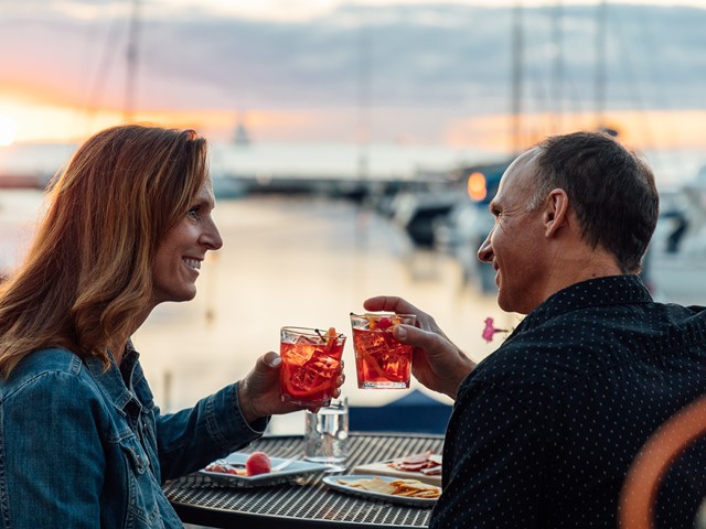 Dock & Dine: 5 Boat-Up Restaurants for Summer Eats