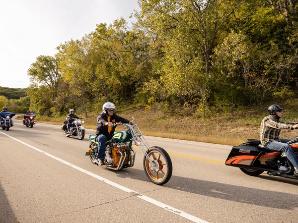 083 Motorcyclists - Scenic Byways Hero Image