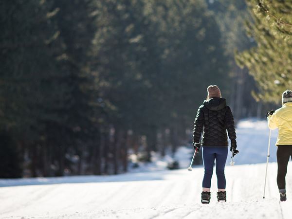 Women cross-country skiing